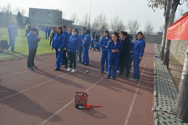 公司組織慶?！叭恕眿D女節(jié)活動(dòng)